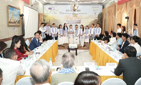 Thư viện 2030 lan tỏa tri thức đến học sinh Việt - Lào tại Attapeu