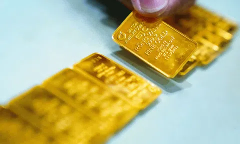 Vàng thế giới lao dốc, SJC và nhẫn trơn giảm gần triệu đồng chỉ trong vài giờ