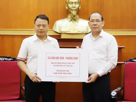 Vợ chồng Shark Bình - Phương Oanh làm từ thiện cũng bị dính thị phi