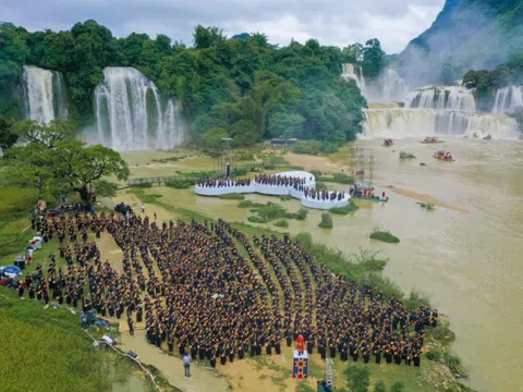 Khai mạc Lễ hội Du lịch Thác Bản Giốc năm 2023: Cội nguồn và bản sắc then tính Cao Bằng