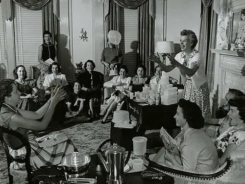 Lý giải nguyên nhân biểu tượng nhà bếp của chị em phụ nữ Tupperware phá sản