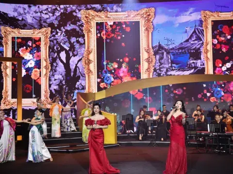 Hà Nội hào hùng và lãng mạn trong đêm nhạc “Cảm xúc tháng 10”