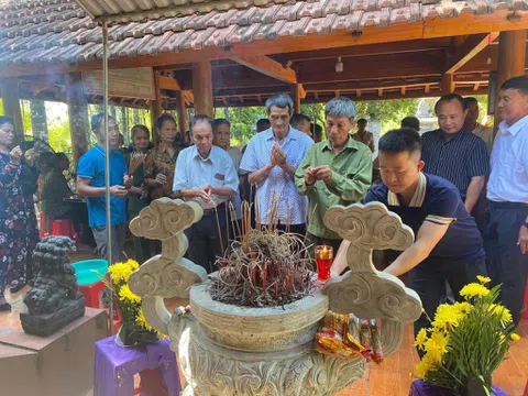 Con cháu họ Lương ở Hương Sơn hướng về cụ tổ Lương Hiển
