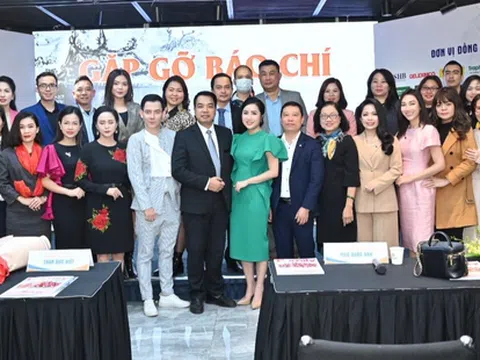 Lễ tôn vinh doanh nhân, doanh nghiệp Thăng Long 2021 với chủ đề 'Đoàn kết cùng thành công'