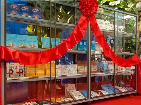 Tủ sách Doanh nhân: Khơi dậy tinh thần, mở cửa tương lai