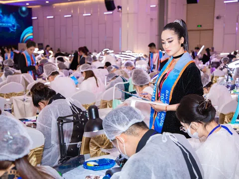 Doanh nhân – nghệ nhân Vân Nguyễn "Bông hồng" quyền lực giới Xămbiz