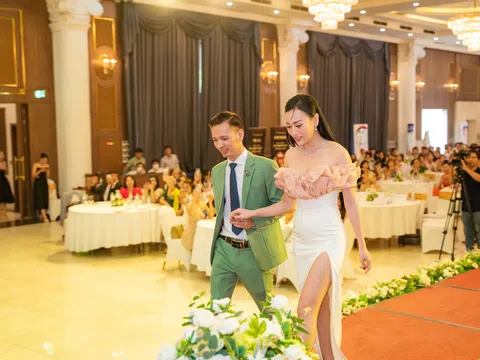 Phương Oanh Khoe Sắc với gần 500 chủ Spa TMV tại sự kiện ra mắt Mesotherapy Greece